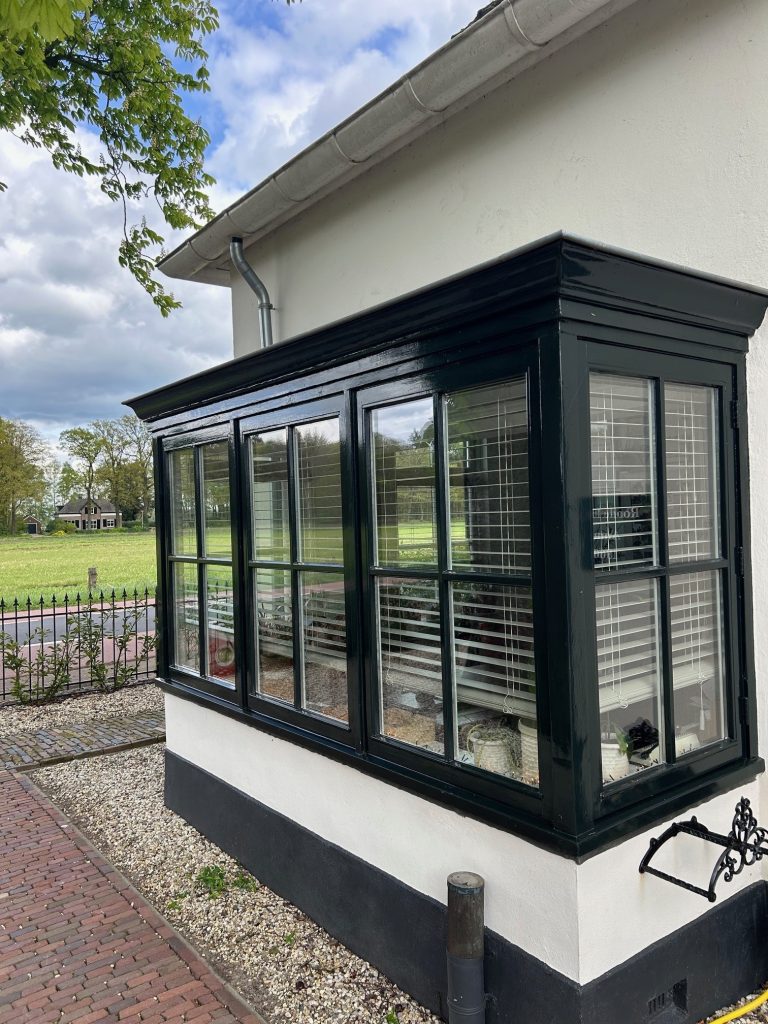 Buitenschilderwerk uitgevoerd door een schilder met vakmanschap - Schilder - Schildersbedrijf Wesseldijk